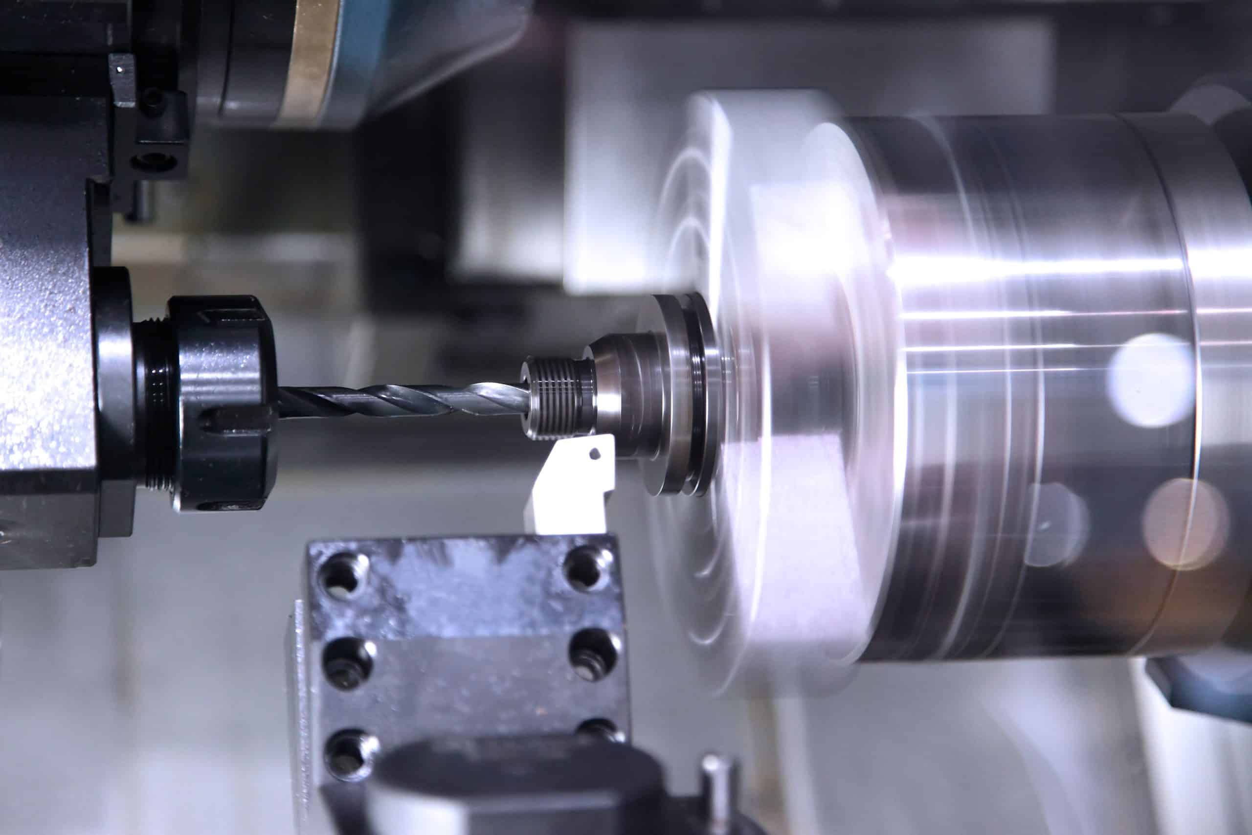 Mecanizado de precisión en proceso de control industrial